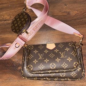 LOUIS VUITTON MULTI POCHETTE